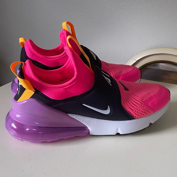 Nike Kids Sneakers in Pink and Black - Picture 6 of 8